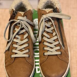 Remonte Brown High-Top Boots with Cream fur